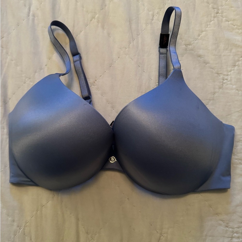 NWOT 🏷️ VS push up💙